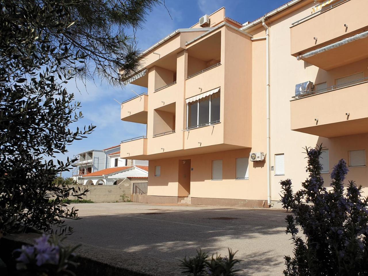 Apartment Valamar โนวาลยา ภายนอก รูปภาพ